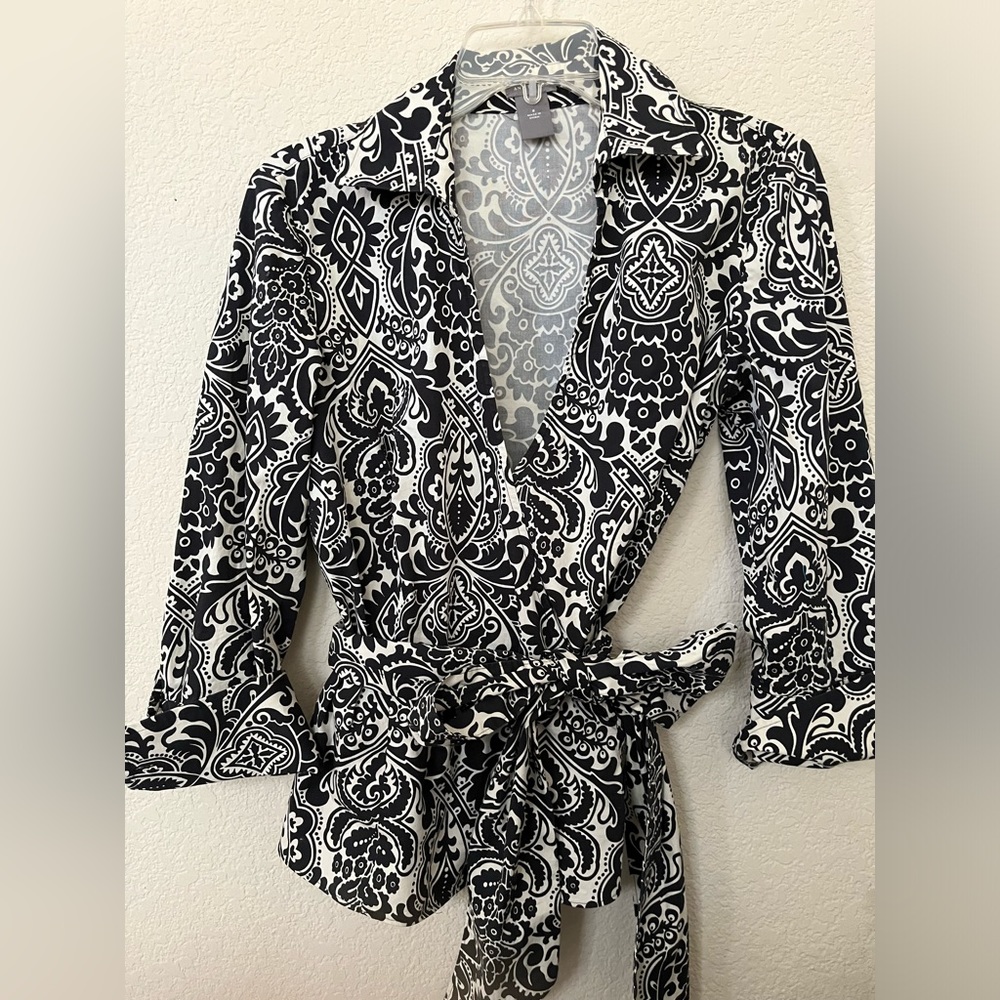 Ann Taylor 8 Black Cream Ivory wrap tie bow blouse